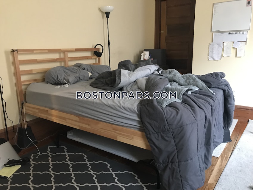 BOSTON - MISSION HILL - 5 Beds, 2 Baths - Image 6