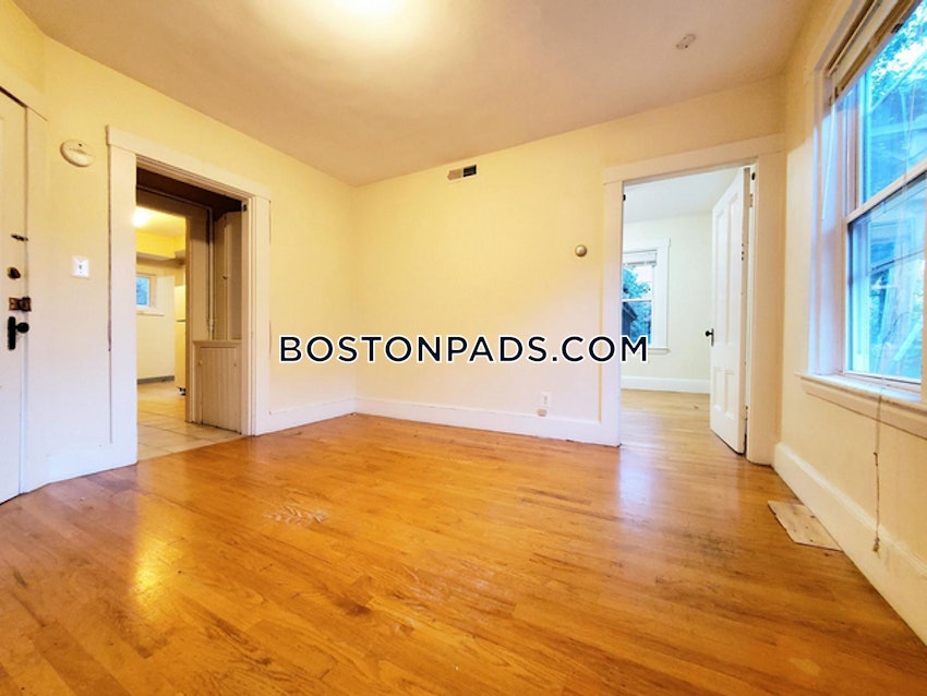 CAMBRIDGE - HARVARD SQUARE - 2 Beds, 1 Bath - Image 12