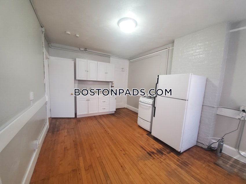 BOSTON - NORTH END - 2 Beds, 1 Bath - Image 20