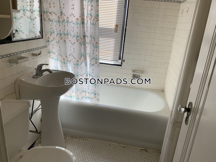 Fellsway West, Medford