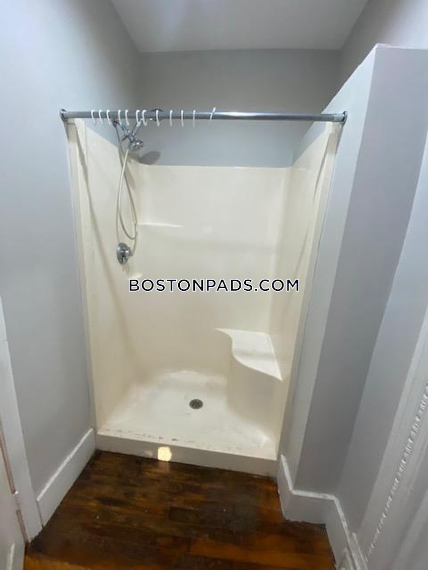 BOSTON - HYDE PARK - 1 Bed, 1 Bath - Image 17