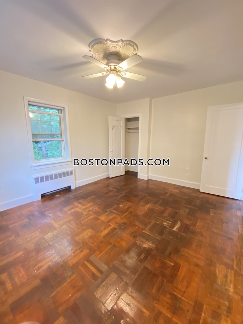 BOSTON - BRIGHTON - OAK SQUARE - 1 Bed, 1 Bath - Image 3