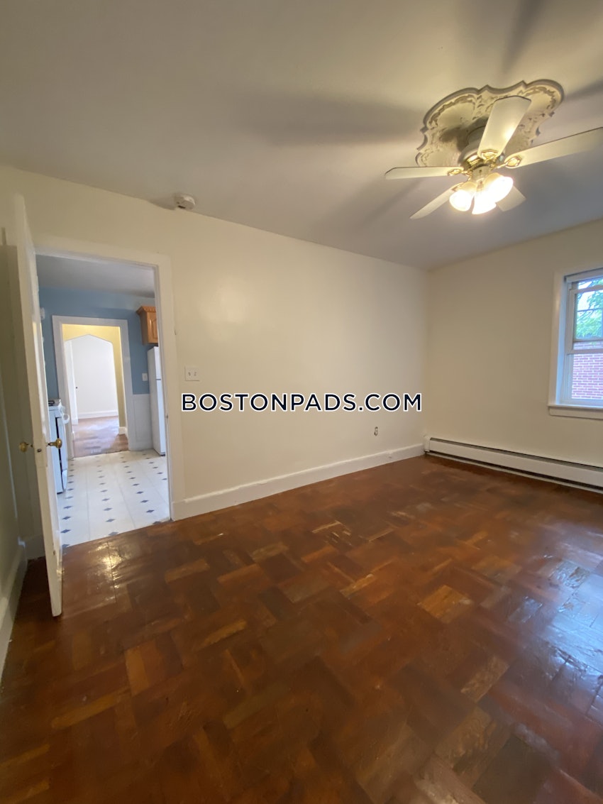 BOSTON - BRIGHTON - OAK SQUARE - 1 Bed, 1 Bath - Image 2