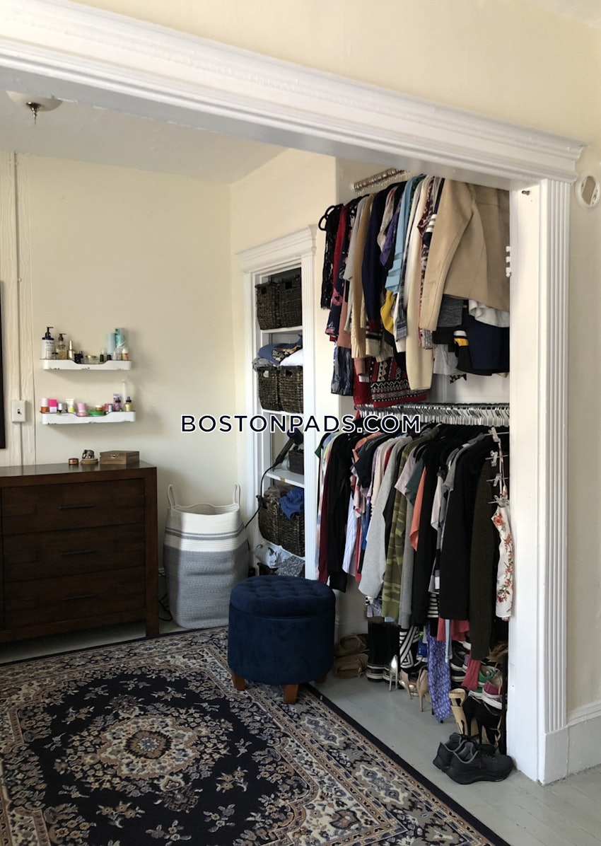 BOSTON - BEACON HILL - 1 Bed, 1 Bath - Image 4