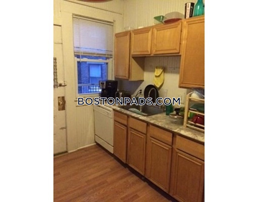 BOSTON - ALLSTON - 4 Beds, 1 Bath - Image 3