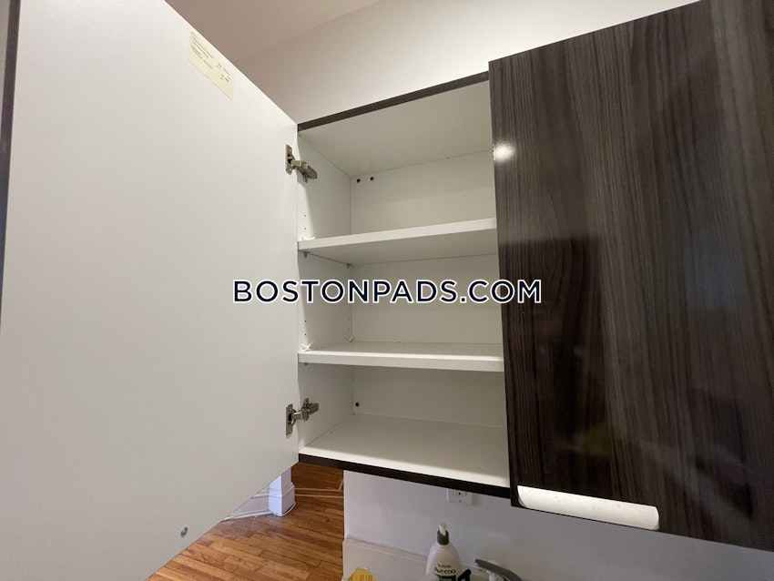 BOSTON - FENWAY/KENMORE - 1 Bed, 1 Bath - Image 10