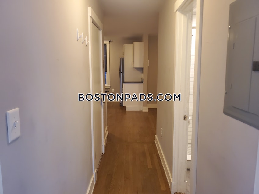 BOSTON - NORTH END - 1 Bed, 1 Bath - Image 2