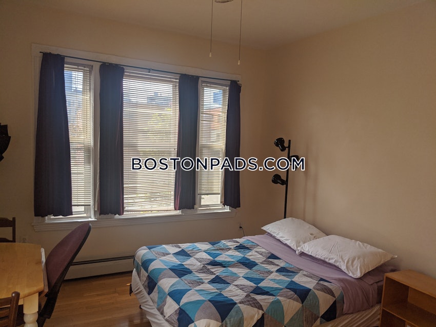 CAMBRIDGE - KENDALL SQUARE - 3 Beds, 1 Bath - Image 10