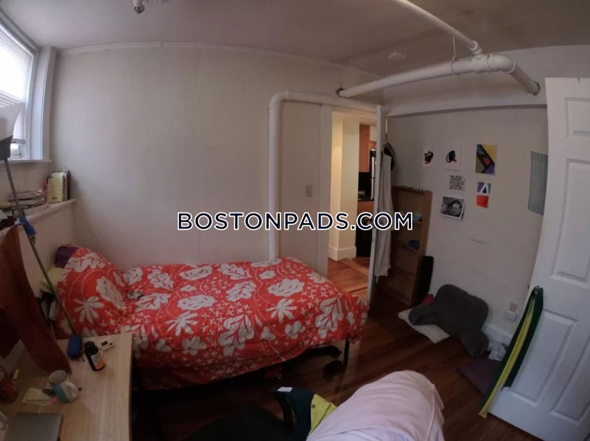 BROOKLINE- BOSTON UNIVERSITY - 4 Beds, 2 Baths - Image 5