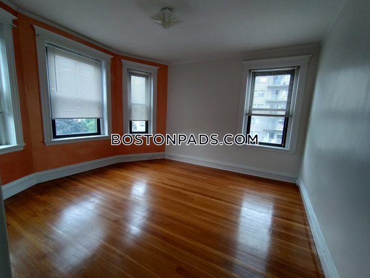 Washington St., Malden