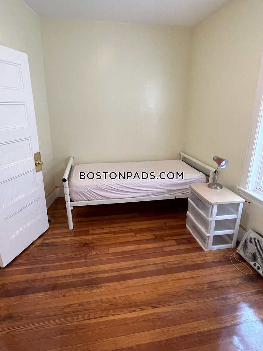 BOSTON - DORCHESTER - SAVIN HILL - 4 Beds, 1 Bath - Image 4