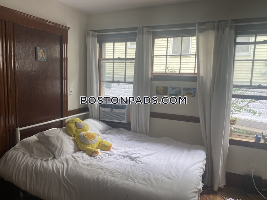 SOMERVILLE - TUFTS - 3 Beds, 1 Bath - Image 8