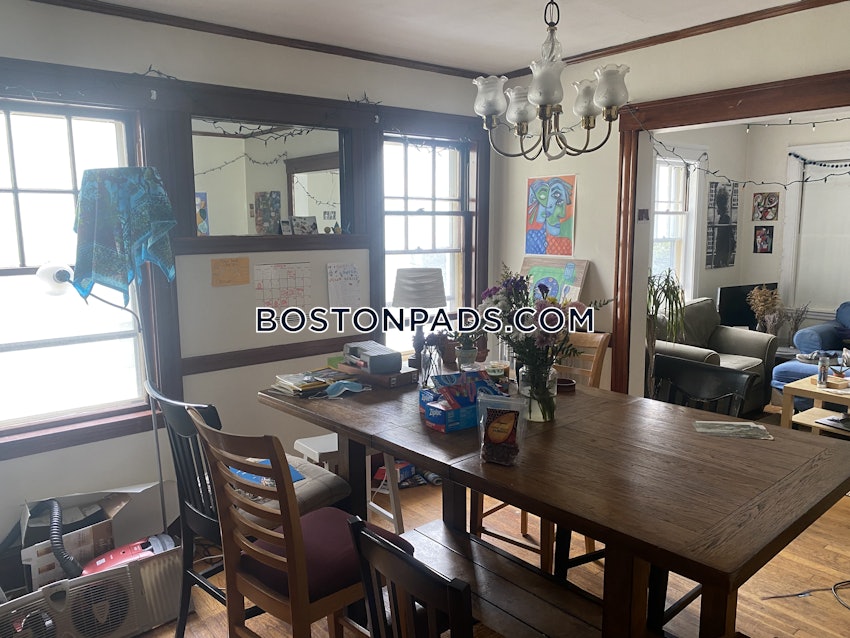 SOMERVILLE - TUFTS - 5 Beds, 2 Baths - Image 15