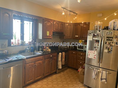 Somerville 5 Beds 2 Baths  Tufts - $5,875