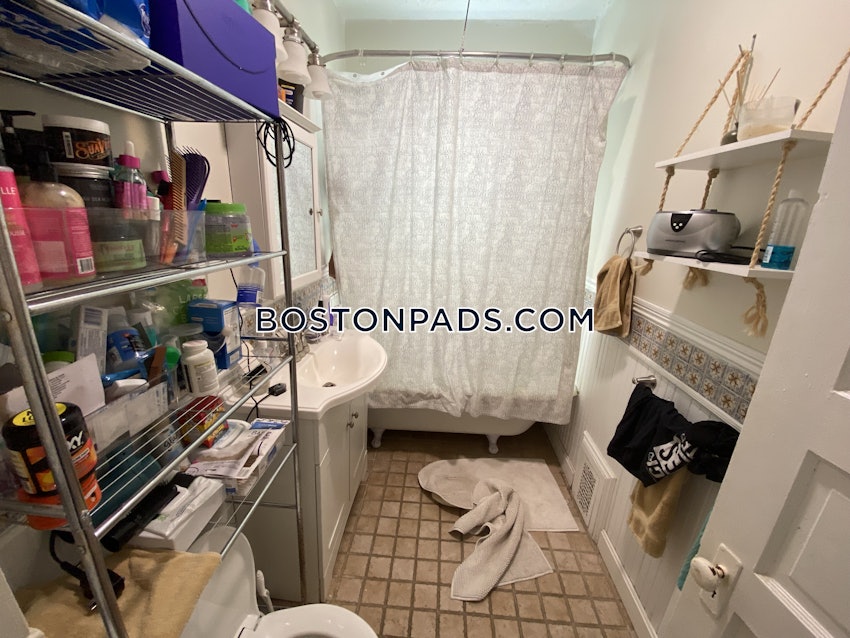 BOSTON - DORCHESTER - UPHAMS CORNER - 3 Beds, 1 Bath - Image 5