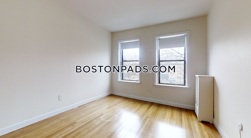 BOSTON - ALLSTON - 3 Beds, 2 Baths - Image 15