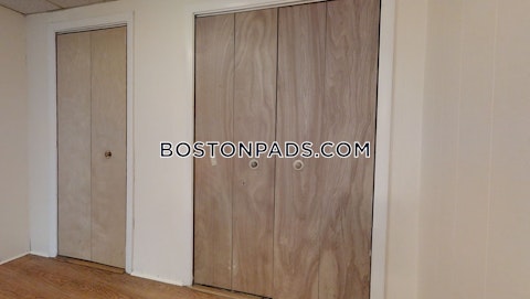 Commonwealth Ave. Boston photo 16