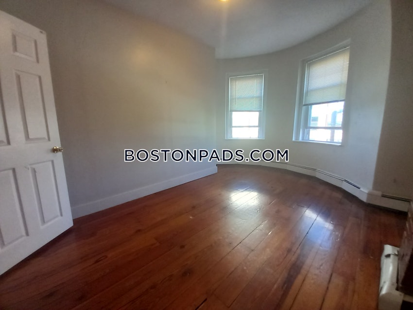 BOSTON - DORCHESTER/SOUTH BOSTON BORDER - 3 Beds, 1 Bath - Image 7