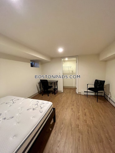 Boston - 5 Beds, 1 Baths