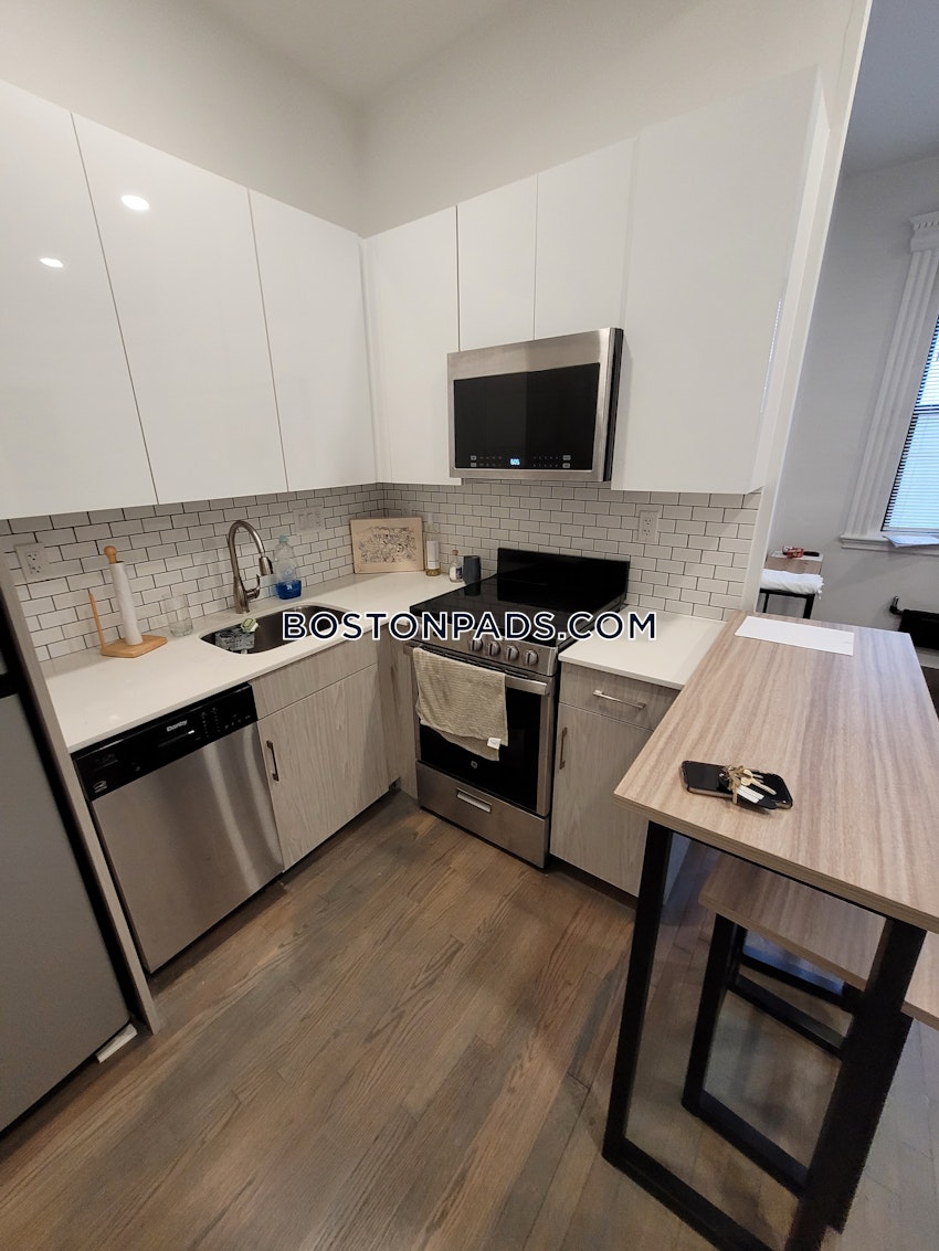 BOSTON - FENWAY/KENMORE - 1 Bed, 1 Bath - Image 11