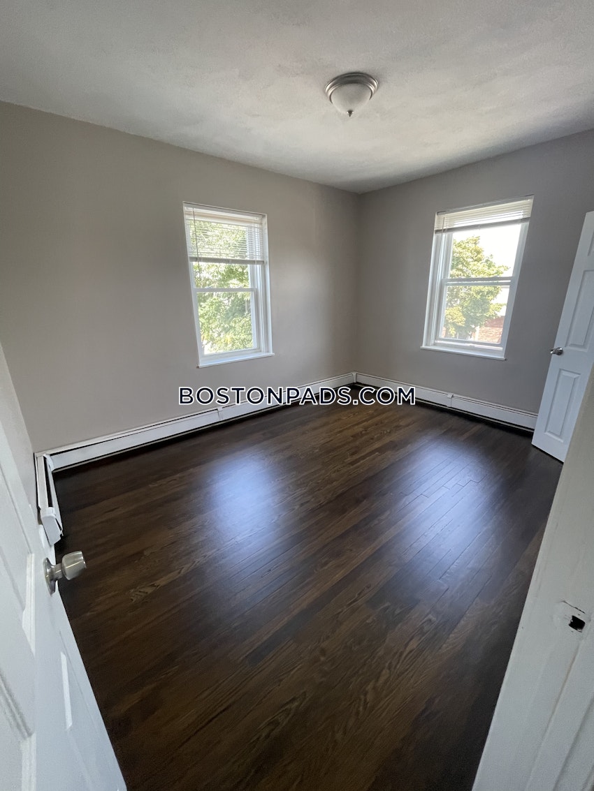 LYNN - 1 Bed, 1 Bath - Image 3