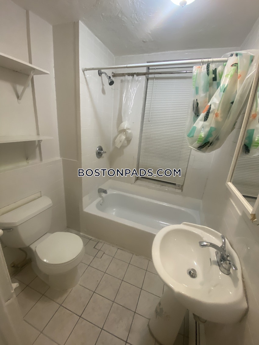 BOSTON - DORCHESTER/SOUTH BOSTON BORDER - 3 Beds, 1 Bath - Image 29