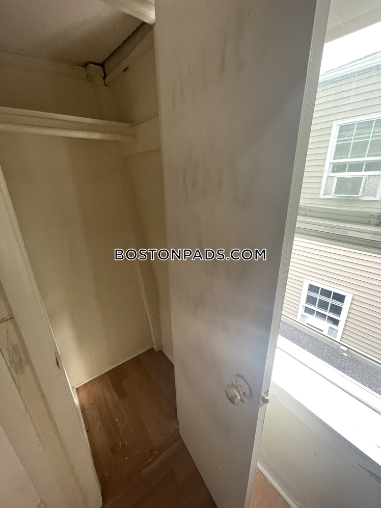 Blue Hill Ave., Milton