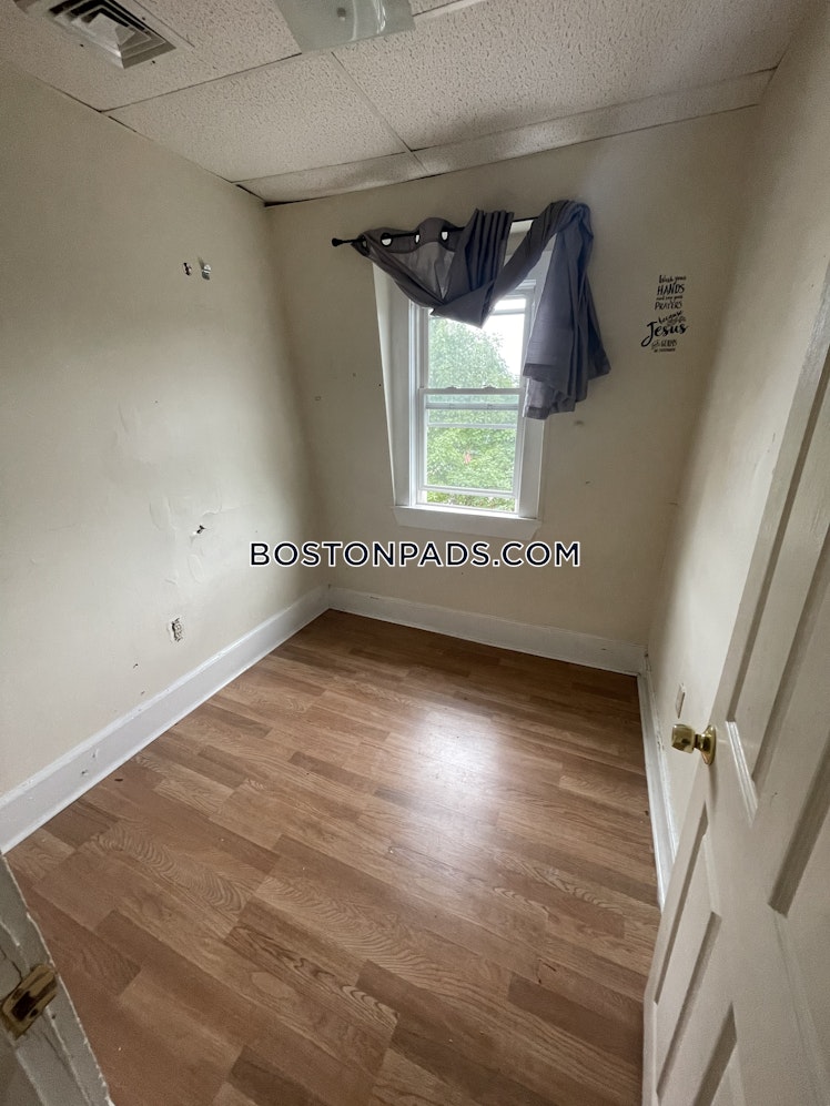 Blue Hill Ave., Milton