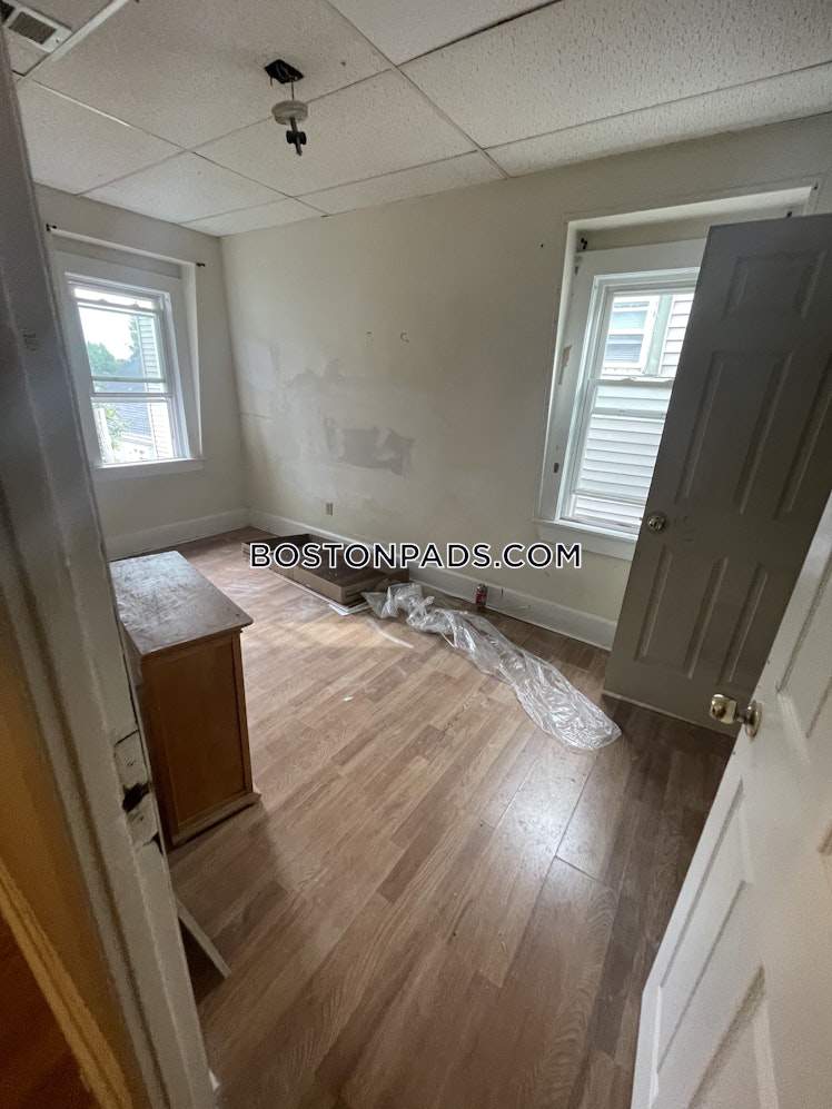 Blue Hill Ave., Milton