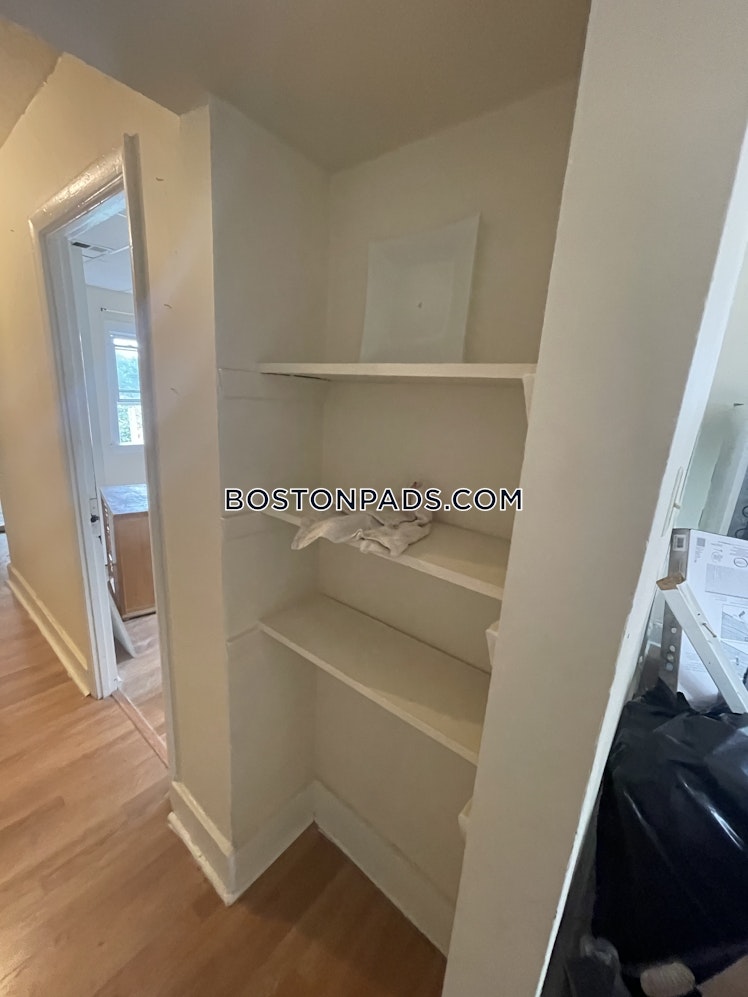 Blue Hill Ave., Milton