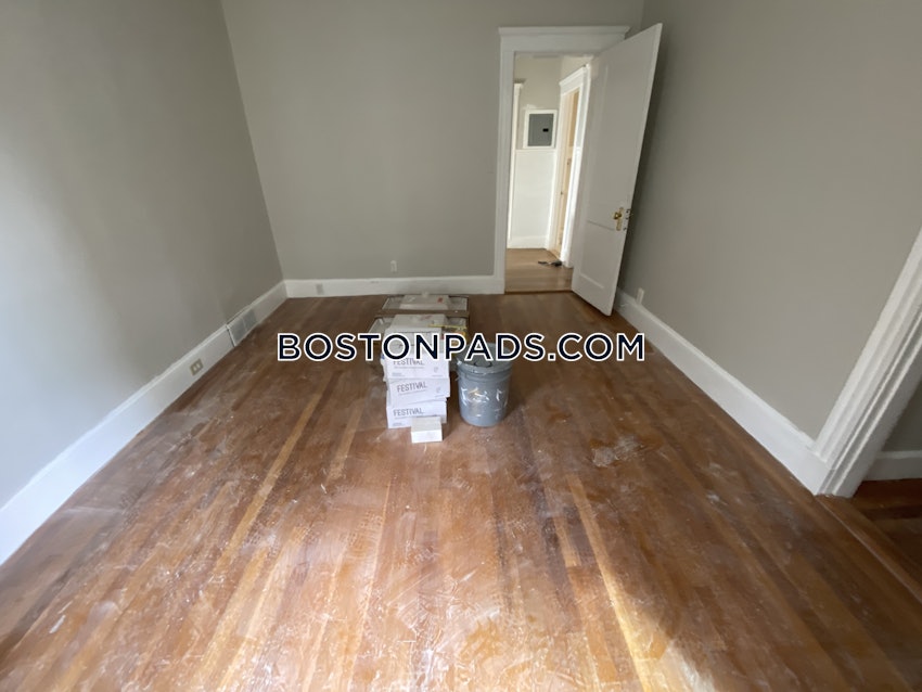 BOSTON - BRIGHTON - BRIGHTON CENTER - 3 Beds, 1 Bath - Image 4