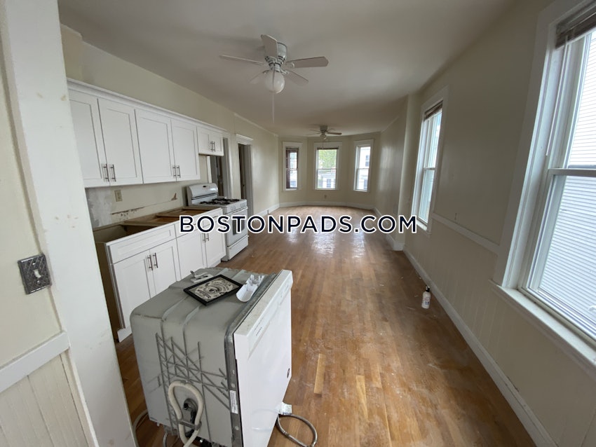 BOSTON - BRIGHTON - BRIGHTON CENTER - 3 Beds, 1.5 Baths - Image 3