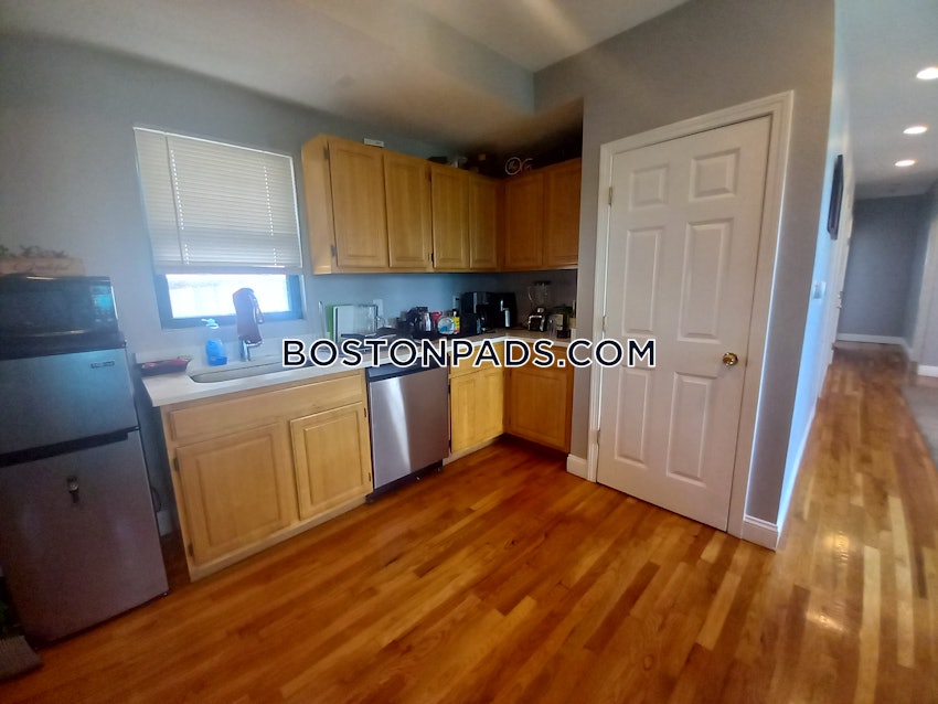 BOSTON - SOUTH BOSTON - ANDREW SQUARE - 4 Beds, 1 Bath - Image 4