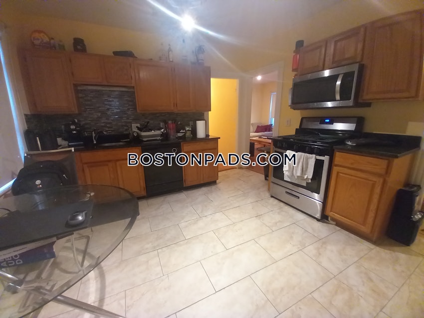 BOSTON - SOUTH BOSTON - ANDREW SQUARE - 3 Beds, 1 Bath - Image 3