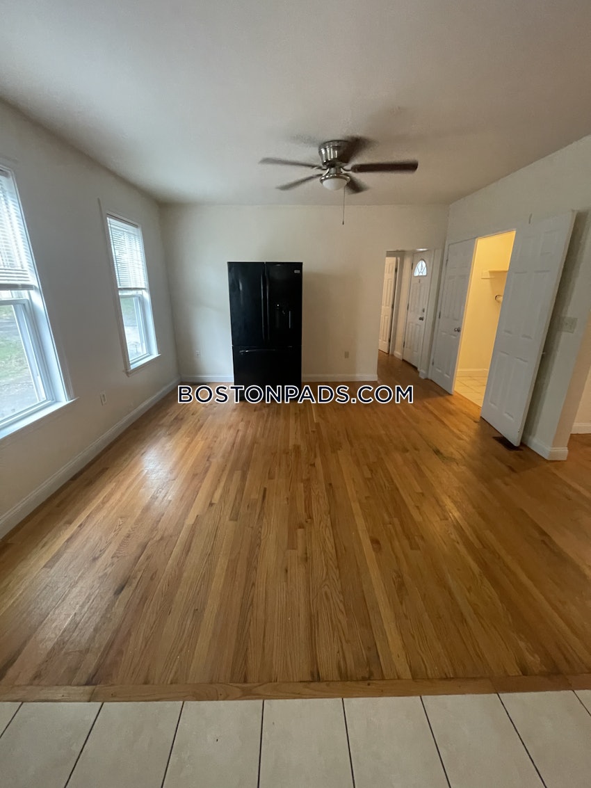 BOSTON - DORCHESTER - CENTER - 5 Beds, 1 Bath - Image 8