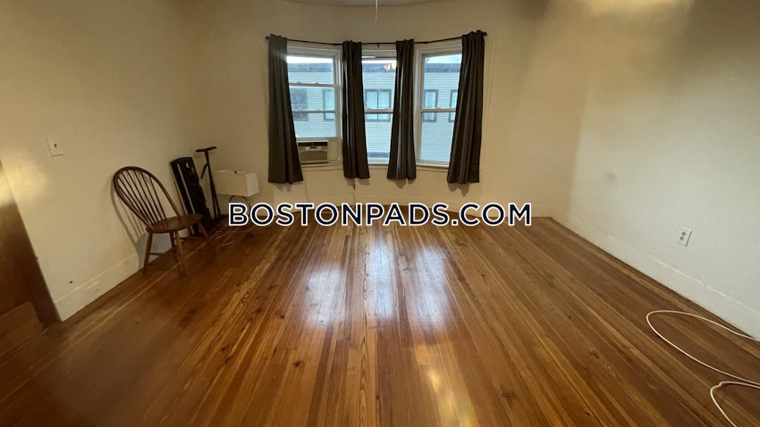 BOSTON - DORCHESTER - SAVIN HILL - 3 Beds, 2 Baths - Image 4