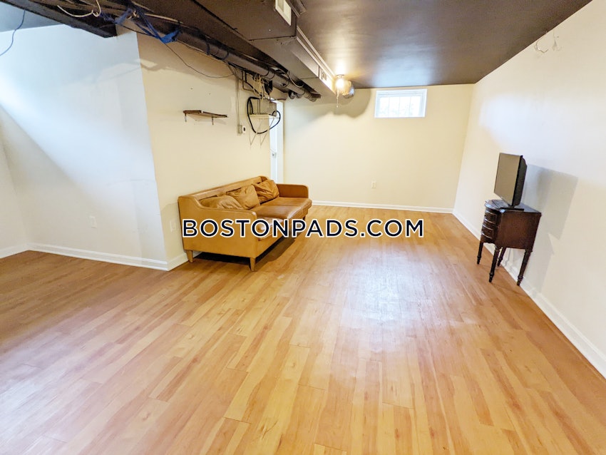 NEWTON - NEWTONVILLE - 3 Beds, 2 Baths - Image 34