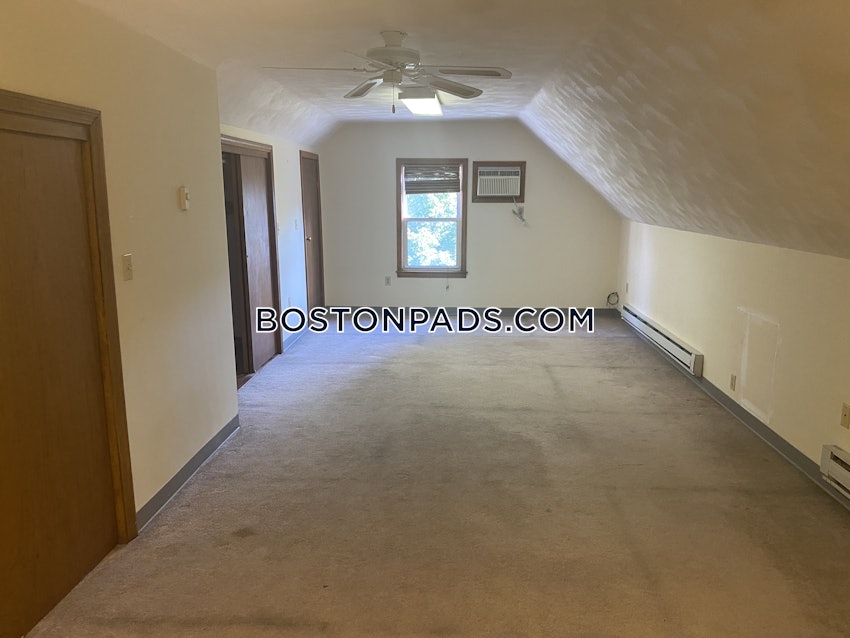 MEDFORD - TUFTS - 6 Beds, 2 Baths - Image 31