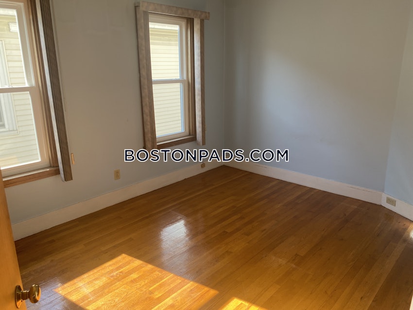 MEDFORD - TUFTS - 6 Beds, 2 Baths - Image 18