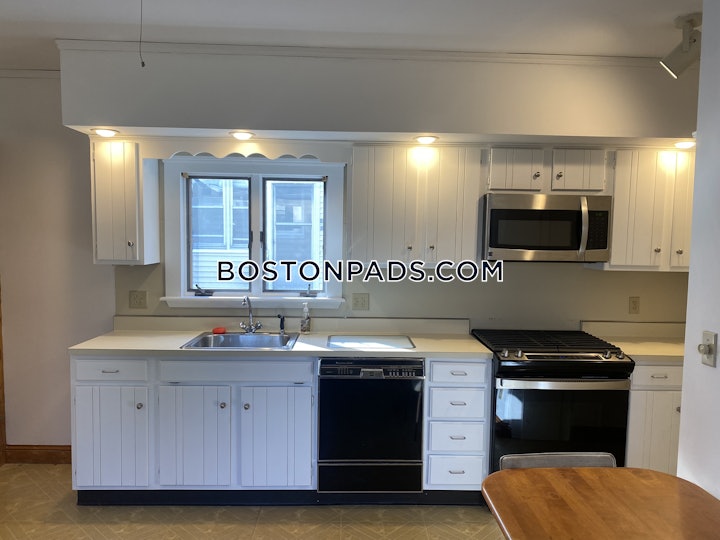 somerville-6-beds-2-baths-tufts-8200-8001306 