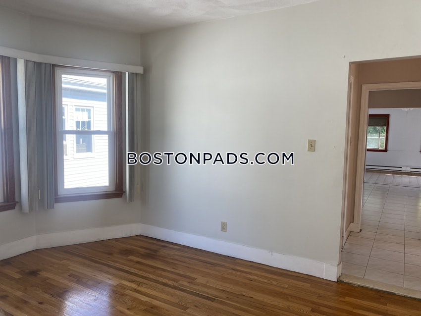 MEDFORD - TUFTS - 6 Beds, 2 Baths - Image 10