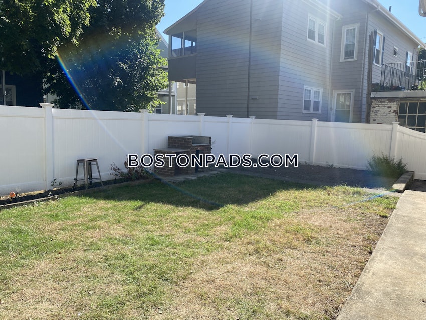 MEDFORD - TUFTS - 6 Beds, 2 Baths - Image 33