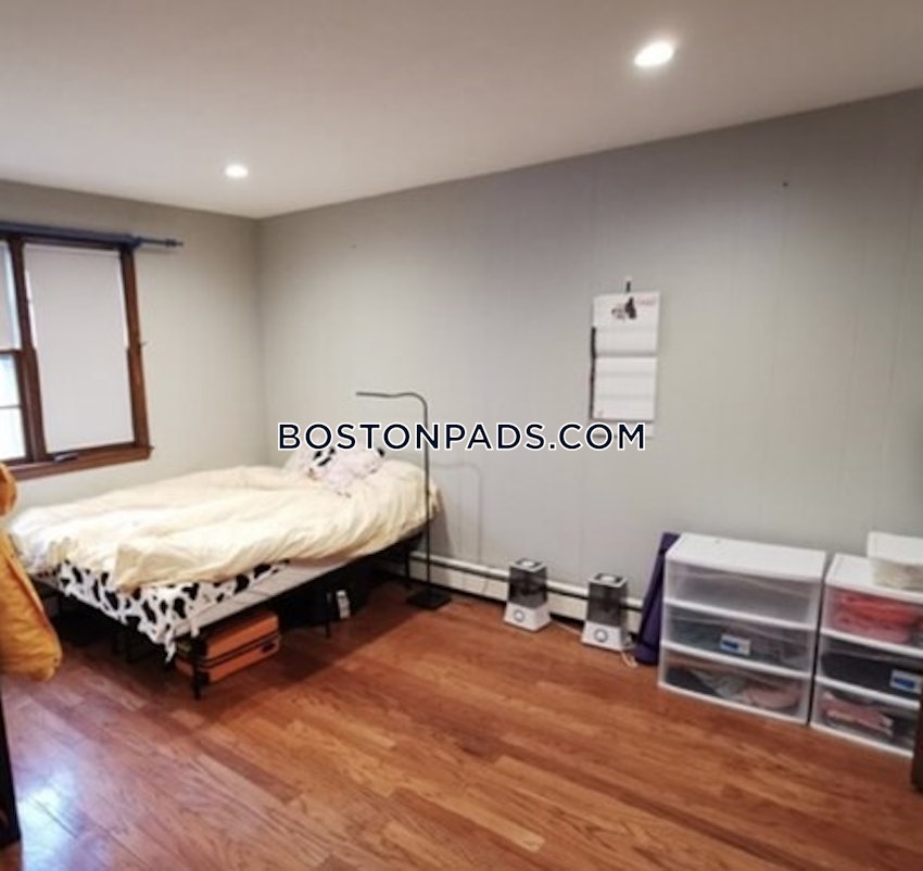 CAMBRIDGE - CENTRAL SQUARE/CAMBRIDGEPORT - 3 Beds, 2 Baths - Image 4