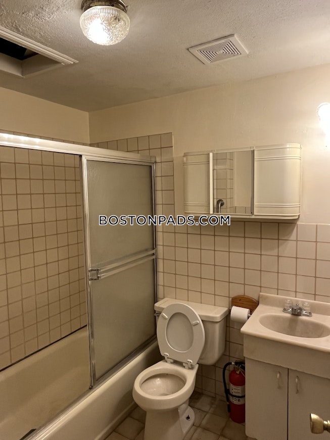 Boston - $3,300+ /mo