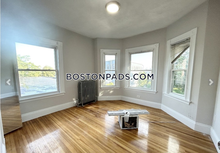 BOSTON - DORCHESTER/SOUTH BOSTON BORDER - 4 Beds, 1 Bath - Image 2