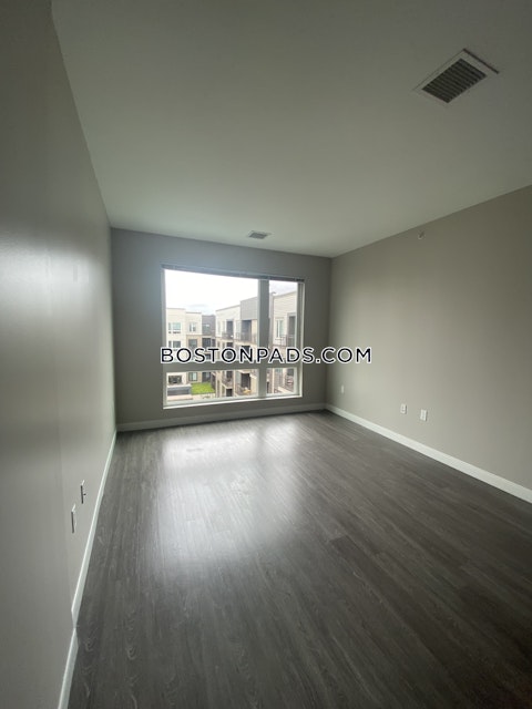 Lucy St. Boston photo 3