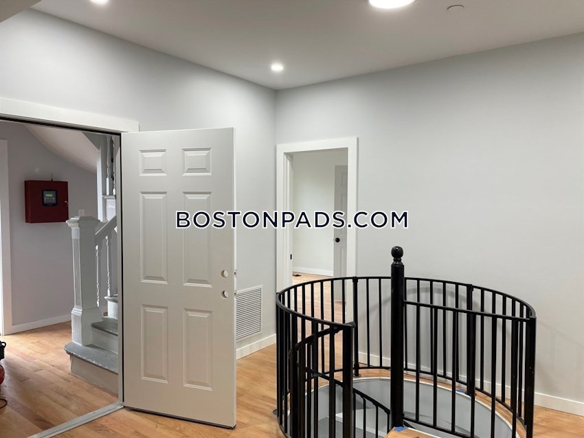 BOSTON - ALLSTON - 4 Beds, 3 Baths - Image 64