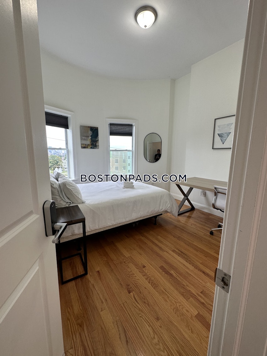 BOSTON - FORT HILL - 4 Beds, 1.5 Baths - Image 16