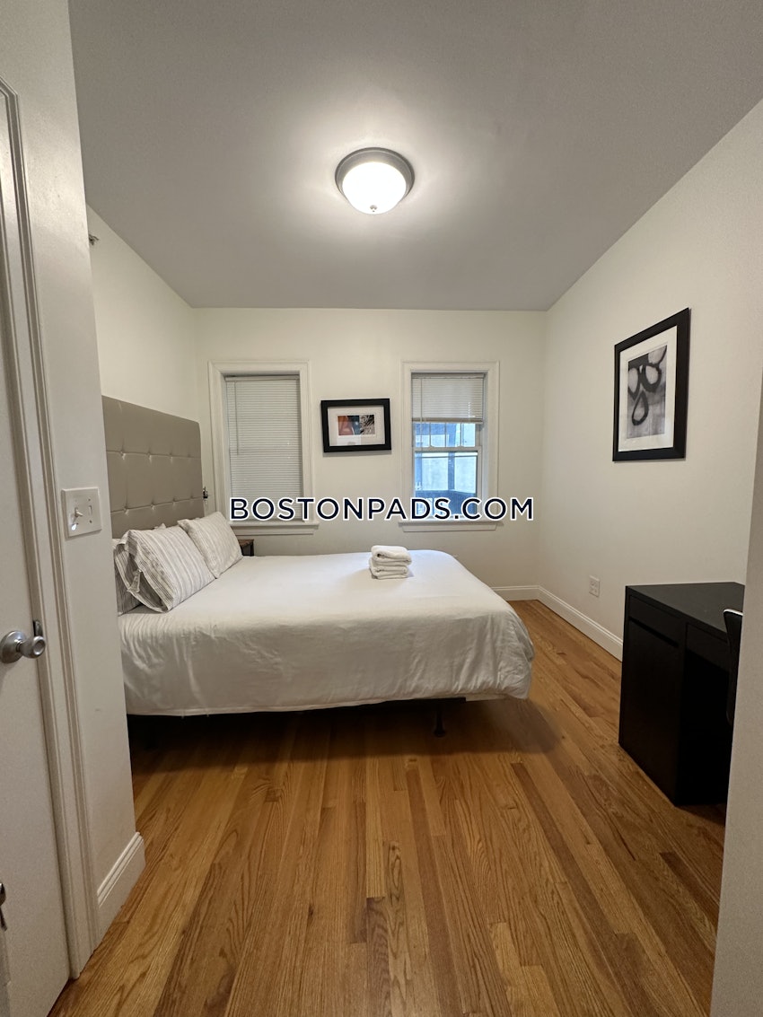 BOSTON - FORT HILL - 4 Beds, 2 Baths - Image 12