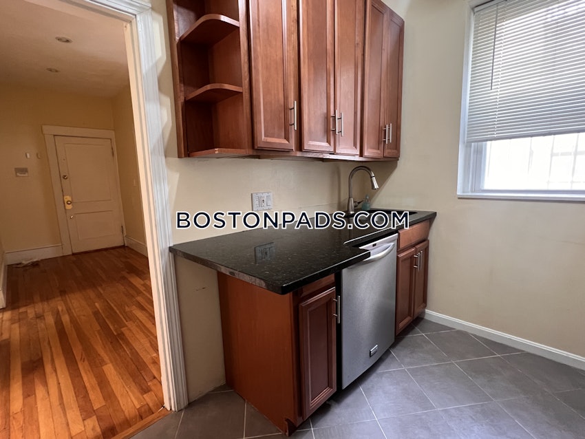 BOSTON - ALLSTON - 2 Beds, 1 Bath - Image 4